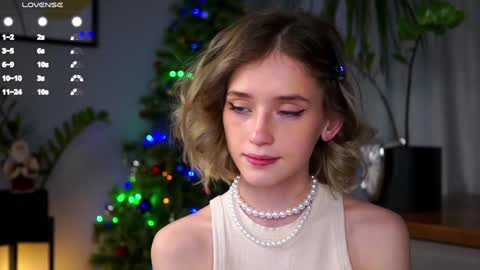 Snapshot of taitehambelton chatting on December 29, 2024, 1:17 pm Mia online show from December 29, 2024, 1:17 pm