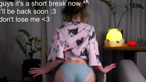Snapshot of taitehambelton chatting on February 25, 2025, 4:03 am Mia online show from February 25, 2025, 4:03 am