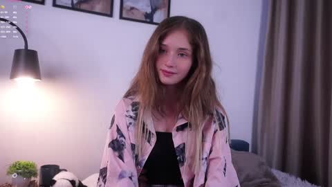 Snapshot of taitehambelton chatting on October 18, 2025, 2:03 am Mia online show from October 18, 2025, 2:03 am