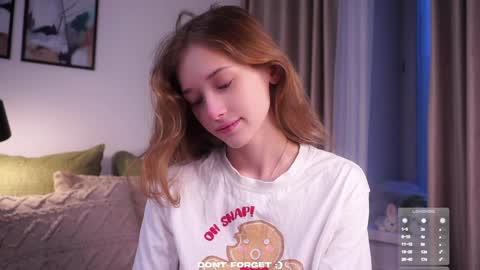 Mia online show from November 14, 2025, 1:37 am