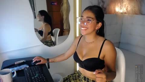taliasweett online show from May 7, 2026, 7:52 pm
