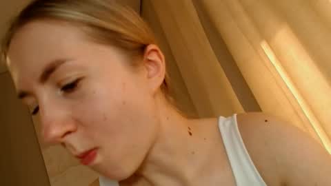  Kira  online show from March 6, 2025, 11:36 am