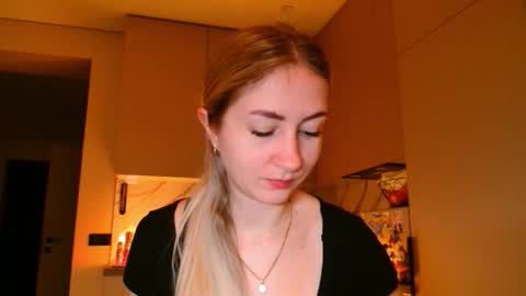  Kira  online show from February 2, 2026, 6:23 am