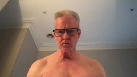 tallandfit000 online show from November 7, 2025, 7:52 am