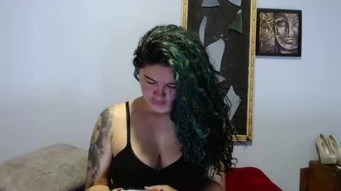 Snapshot of tamara_reyna chatting on April 29, 2026, 8:15 pm Tammy Modelo independiente YEAH online show from April 29, 2026, 8:15 pm
