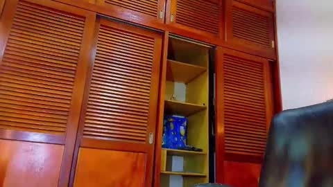    online show from September 21, 2025, 5:03 pm