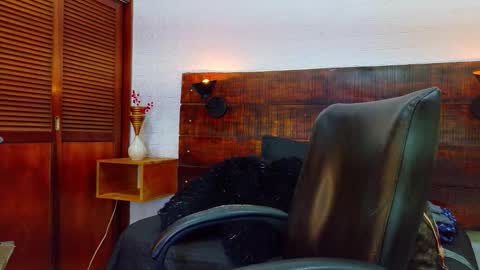    online show from September 22, 2025, 6:54 pm