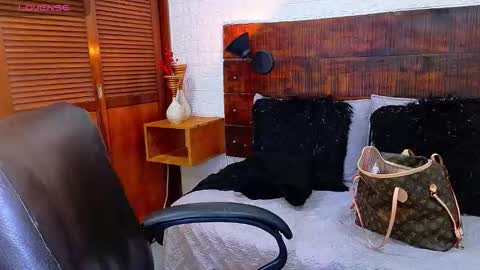    online show from September 28, 2025, 4:34 pm