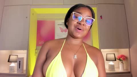 Snapshot of tamarazaki chatting on February 10, 2026, 8:57 pm Tami online show from February 10, 2026, 8:57 pm