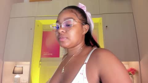 Snapshot of tamarazaki chatting on February 12, 2026, 7:53 pm Tami online show from February 12, 2026, 7:53 pm