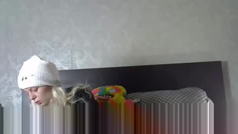 tamesbury online show from November 14, 2025, 2:43 am