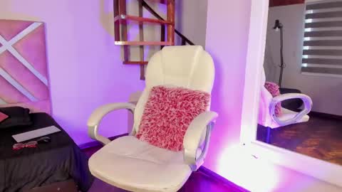 Snapshot of tamia_25 chatting on May 15, 2026, 8:05 pm TAMI online show from May 15, 2026, 8:05 pm