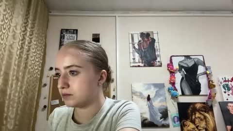 Karina online show from April 14, 2026, 5:19 pm