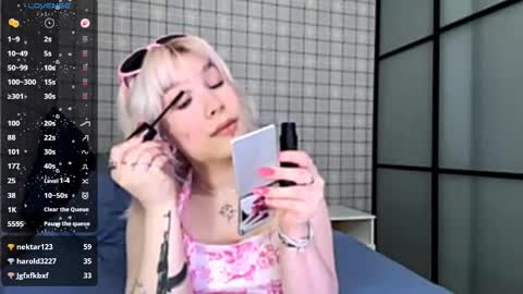 Lola online show from January 14, 2026, 7:08 pm