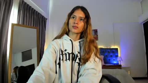 Tamy  online show from November 9, 2025, 1:42 pm