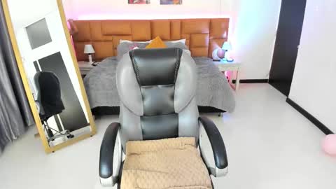 Snapshot of tamy_edwards chatting on February 21, 2026, 8:21 pm Tamy online show from February 21, 2026, 8:21 pm