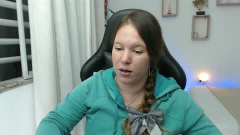 Snapshot of tamy_shine87 chatting on December 18, 2024, 5:26 am Im Samy online show from December 18, 2024, 5:26 am