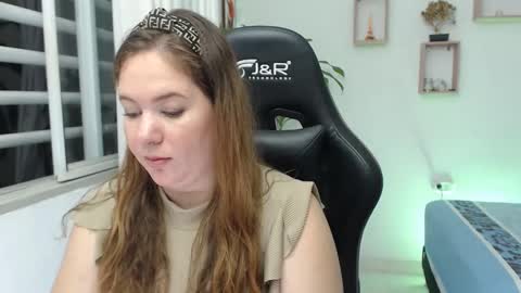 Snapshot of tamy_shine87 chatting on December 28, 2024, 2:01 am Im Samy online show from December 28, 2024, 2:01 am