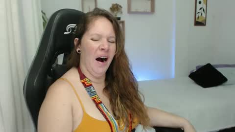 Snapshot of tamy_shine87 chatting on January 2, 2025, 11:16 pm Im Samy online show from January 2, 2025, 11:16 pm