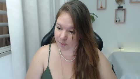 Snapshot of tamy_shine87 chatting on January 5, 2025, 2:06 am Im Samy online show from January 5, 2025, 2:06 am