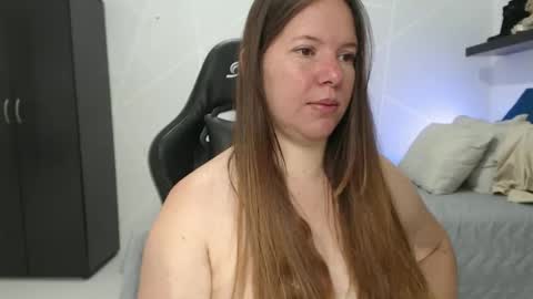 Snapshot of tamy_shine87 chatting on October 13, 2025, 2:39 pm Im Samy online show from October 13, 2025, 2:39 pm