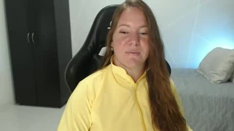 Snapshot of tamy_shine87 chatting on October 26, 2025, 12:49 am Im Samy online show from October 26, 2025, 12:49 am