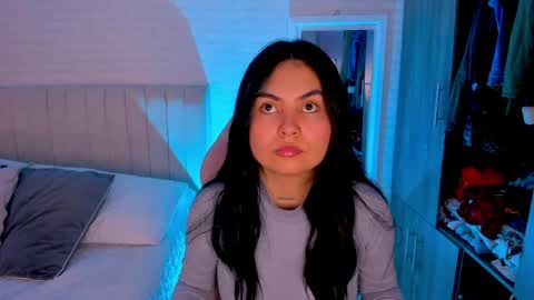 tania_rose1 online show from April 26, 2026, 2:53 am