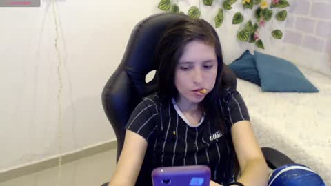 Tania  online show from February 1, 2025, 3:18 pm