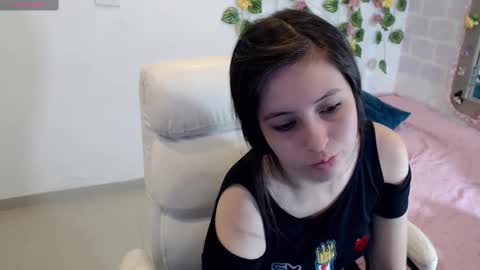 Tania  online show from November 2, 2025, 4:09 pm