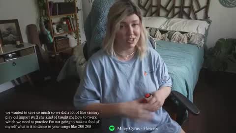 Lilith Eden  sometimes Eve online show from December 18, 2025, 8:04 pm