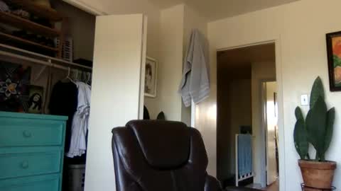 Dr. Love online show from February 9, 2026, 4:44 pm