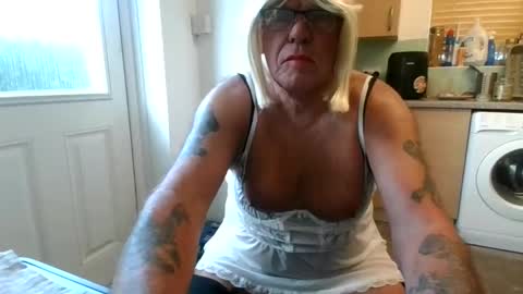 Snapshot of tanya_sissie_somerset chatting on October 20, 2025, 3:34 pm tanya_sissie_somerset online show from October 20, 2025, 3:34 pm