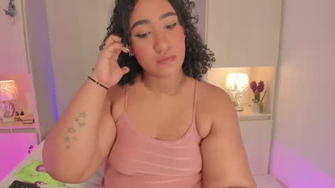 Snapshot of tarawiilson_ chatting on February 15, 2026, 7:51 am T A R A online show from February 15, 2026, 7:51 am