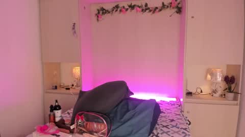  T A R A  online show from March 14, 2026, 4:29 am