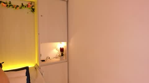  T A R A  online show from March 20, 2026, 4:17 am