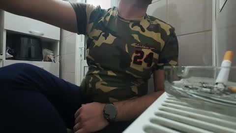 tarkan198 online show from February 3, 2025, 4:31 pm