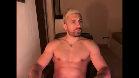 tarquit8 online show from September 15, 2025, 8:53 pm