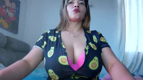 Snapshot of tarra_rios chatting on October 21, 2025, 10:32 pm tara rios online show from October 21, 2025, 10:32 pm