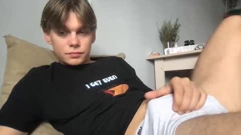 tasteithorny online show from September 19, 2025, 9:11 am