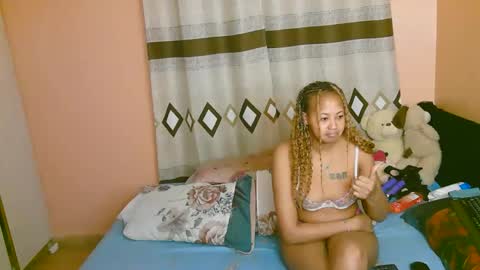 Snapshot of tastie_t chatting on October 27, 2025, 12:26 am tastie_t online show from October 27, 2025, 12:26 am