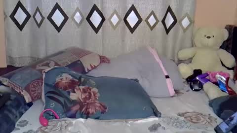 Snapshot of tastie_t chatting on December 5, 2025, 2:47 pm tastie_t online show from December 5, 2025, 2:47 pm