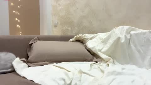 Snapshot of tastypoint chatting on December 1, 2025, 7:19 pm Im Sabrina NEXT LIVE Tuesday online show from December 1, 2025, 7:19 pm