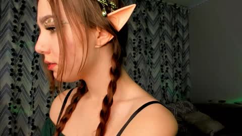 Snapshot of tate_angel chatting on December 11, 2024, 5:15 pm Tate online show from December 11, 2024, 5:15 pm