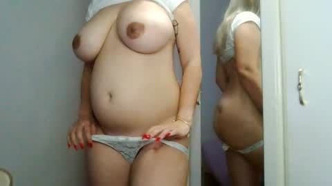 Snapshot of tateisblonde chatting on March 14, 2026, 11:43 pm tateisblonde online show from March 14, 2026, 11:43 pm