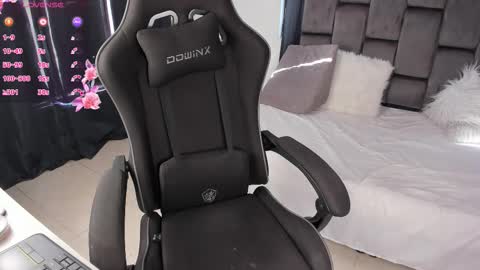 Snapshot of tati_jones chatting on September 19, 2025, 9:15 pm Tatiana online show from September 19, 2025, 9:15 pm