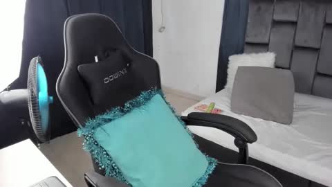 Snapshot of tati_jones chatting on November 21, 2025, 7:56 pm Tatiana online show from November 21, 2025, 7:56 pm