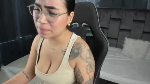 Snapshot of tati_jones chatting on November 25, 2025, 7:36 pm Tatiana online show from November 25, 2025, 7:36 pm