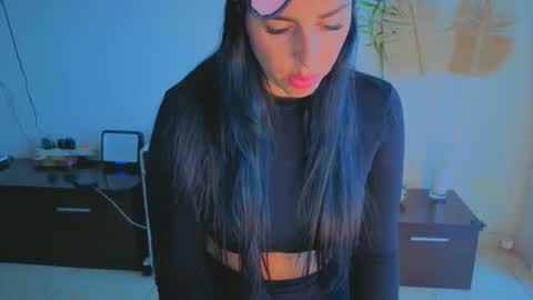 tatiana2224 online show from November 7, 2025, 5:57 pm