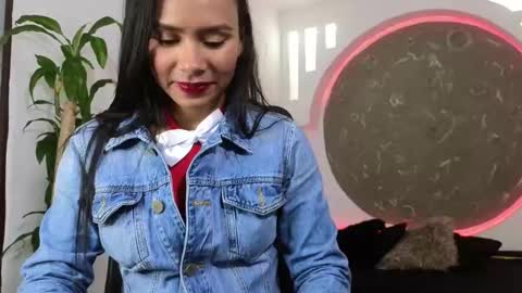 Snapshot of tatiana_branc chatting on December 13, 2025, 8:47 pm Tatiana Br online show from December 13, 2025, 8:47 pm