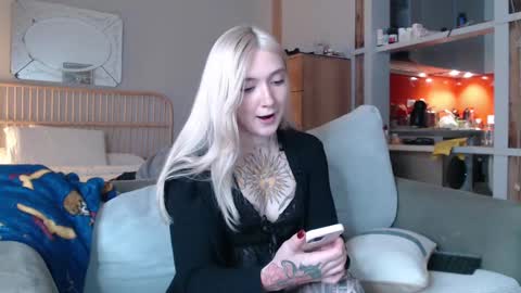 tattoobbgirl online show from February 8, 2025, 5:50 pm